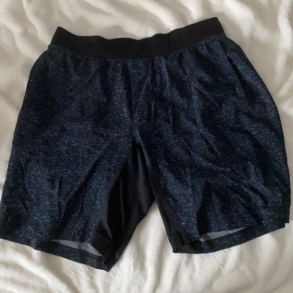 Large 9” T.H.E Shorts Lululemon Shorts - Picture 1 of 3